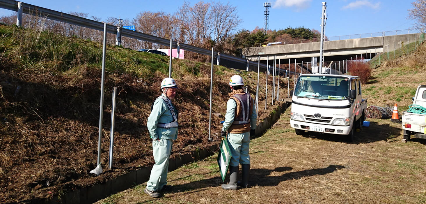 道路付属物工事(立入防止柵工事・遮音壁工事)