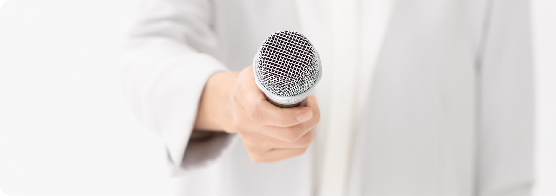 未来の風景を築くヒーロー